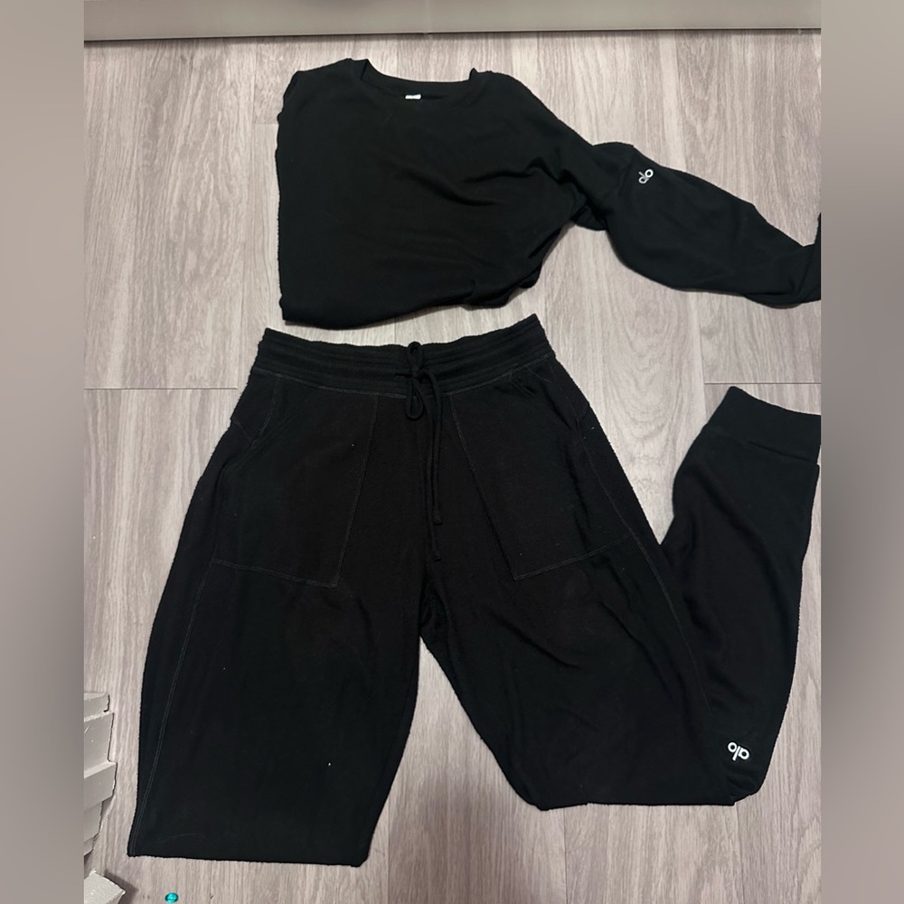alo Soho Sweater & Sweatpants